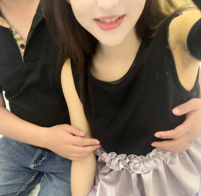 海角社区.3P玩弄表妹超高颜值的极品嫩妹被操得嘤嘤叫