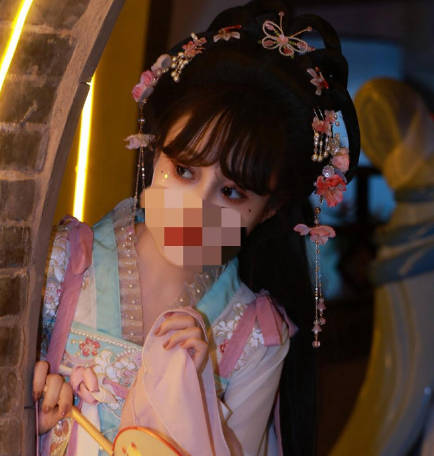 海角社区.亲妹妹穿着汉服的样子让我鸡巴梆硬