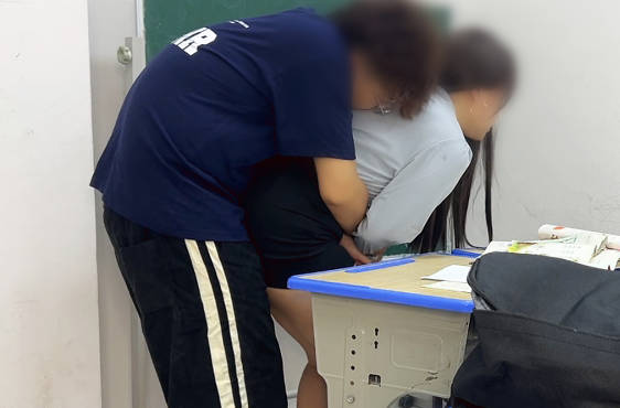 海角社区.补习乱伦门侄子持刀强奸补习老师